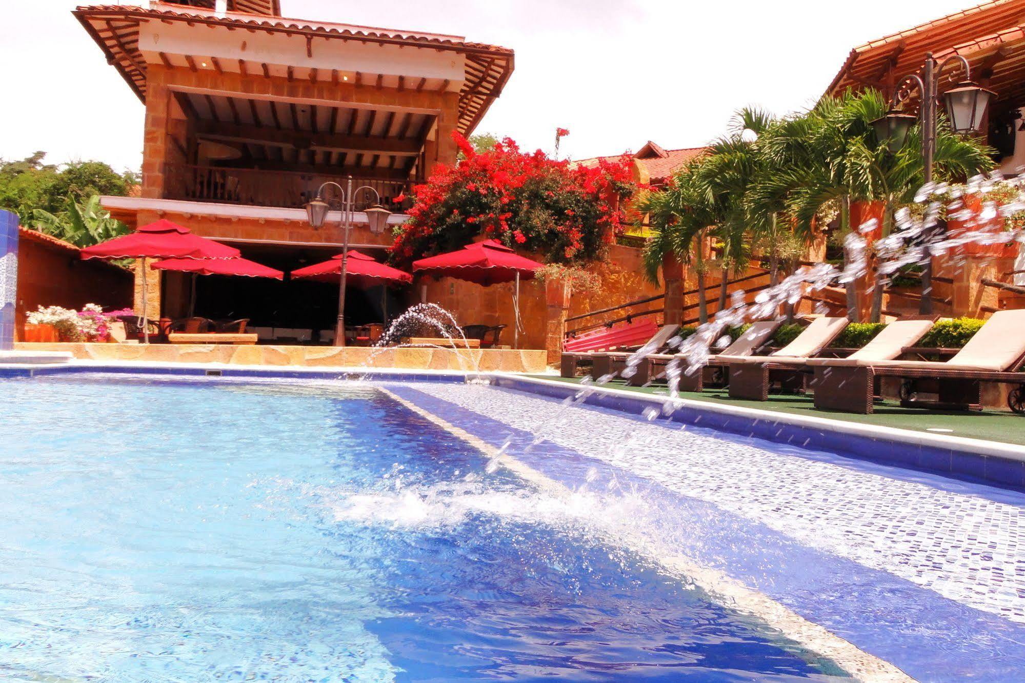 Hotel Hicasua Y Centro De Convenciones 4*